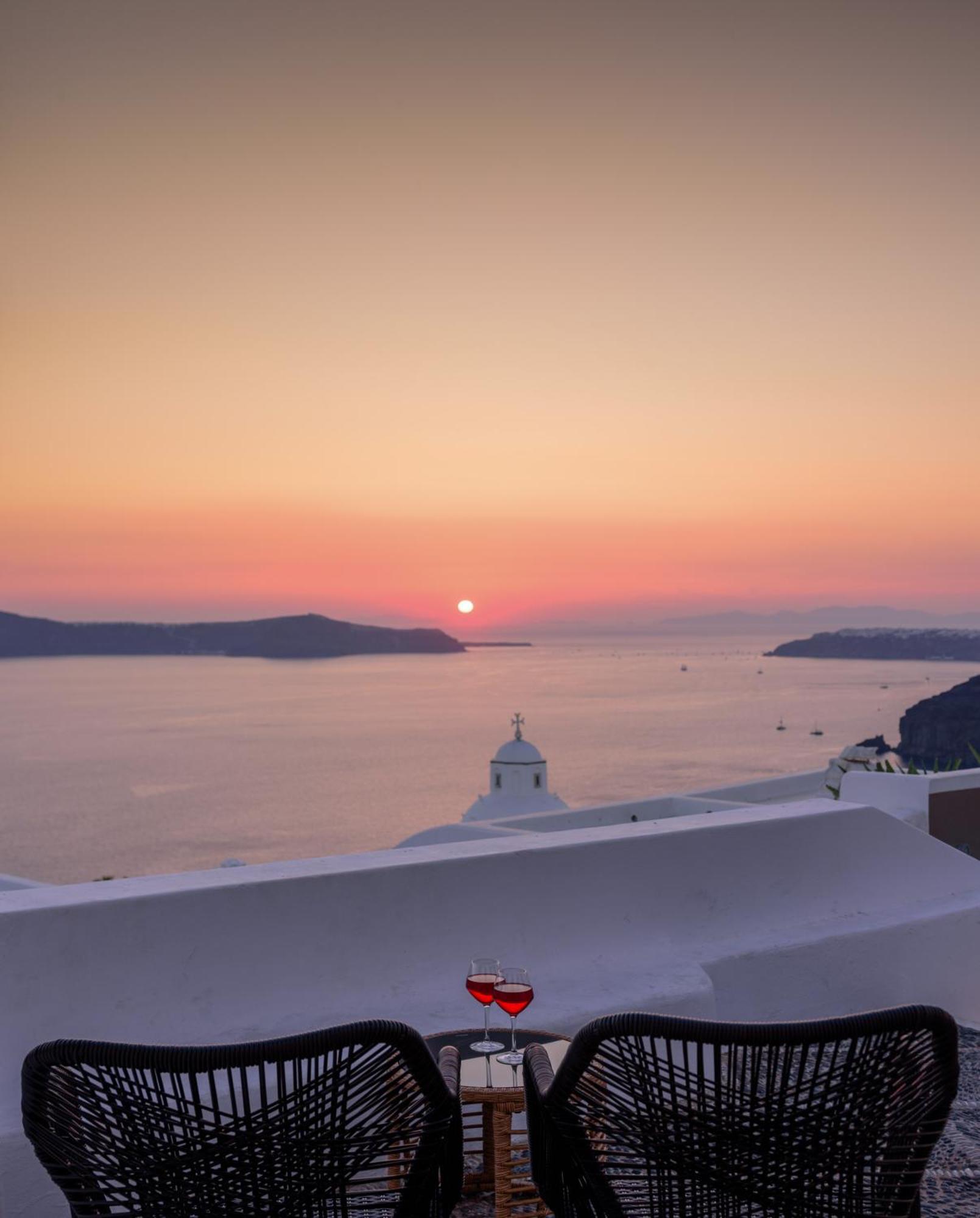 Anemos Family Suites Fira  Exterior foto